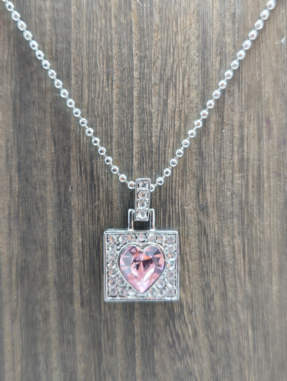 NWT Guess Pink Heart Rhinestone Necklace Silver Tone Pendant Adjustable Jewelry